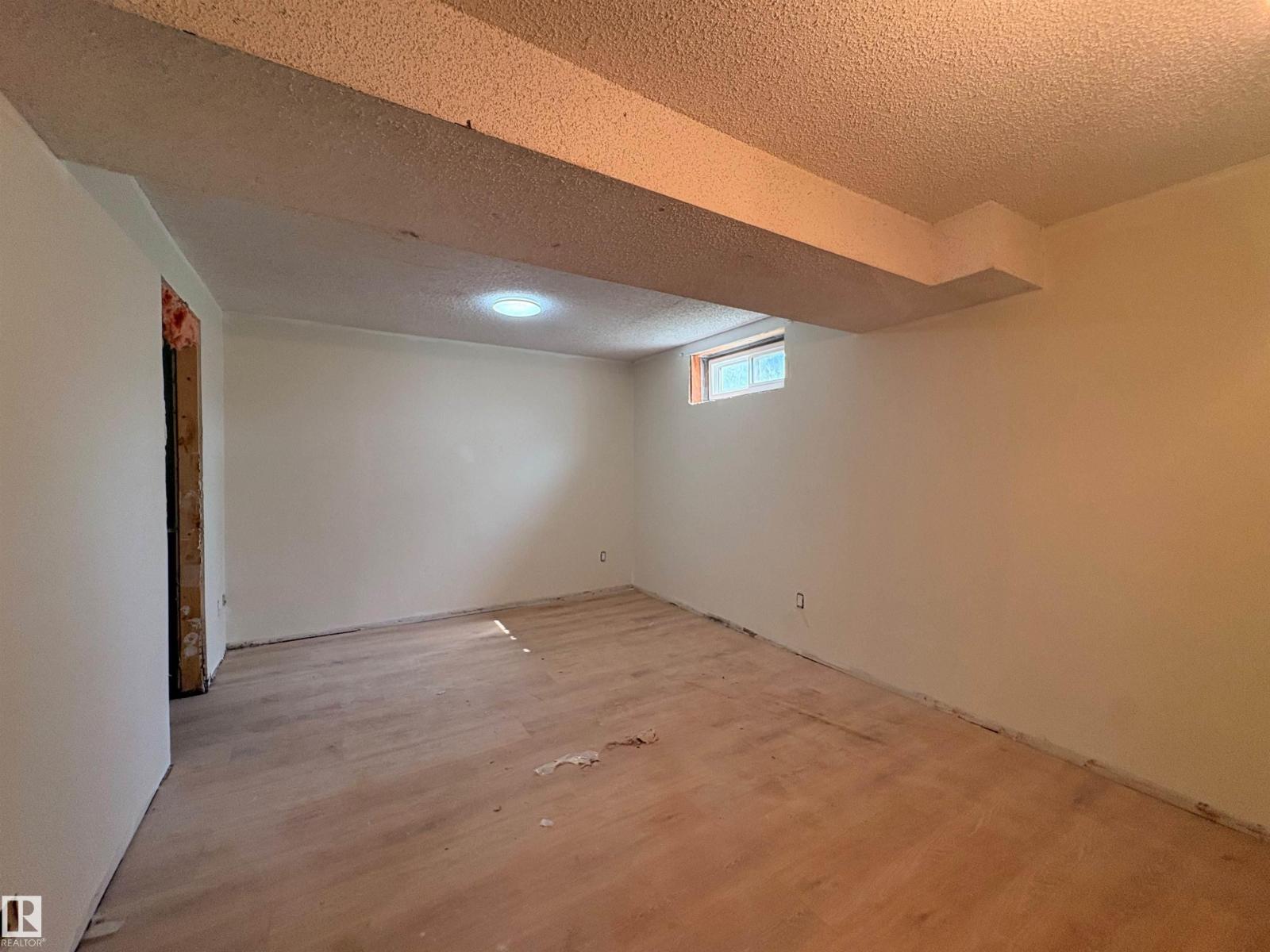 18007 73 Avenue NW - Photo 17