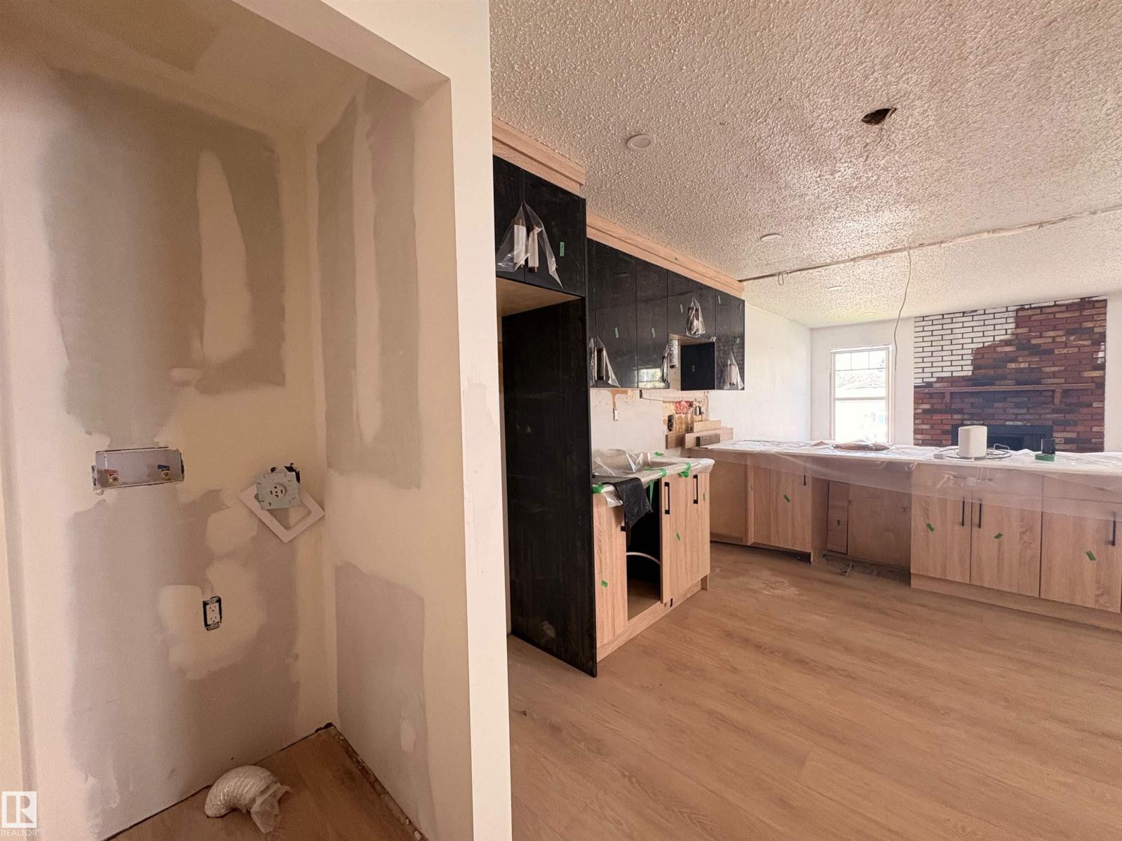18007 73 Avenue NW - Photo 8