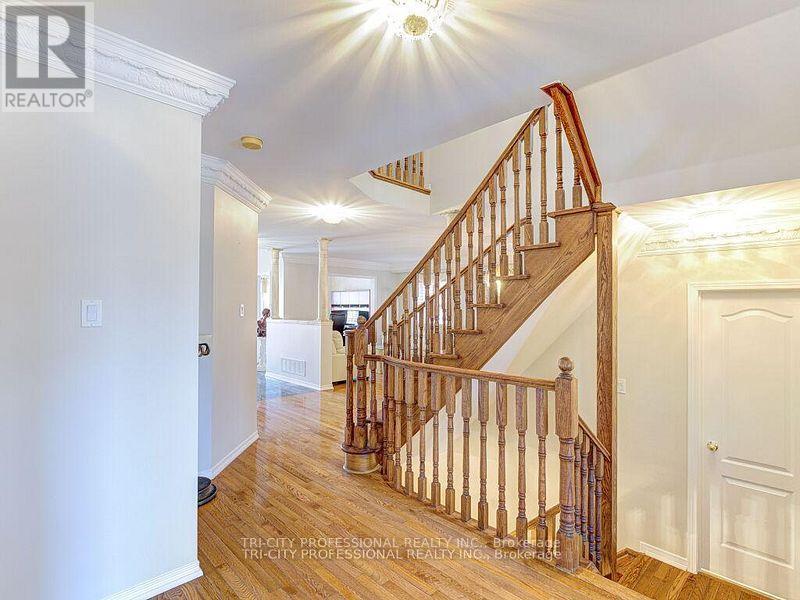 61 WOODVALLEY DRIVE - 27