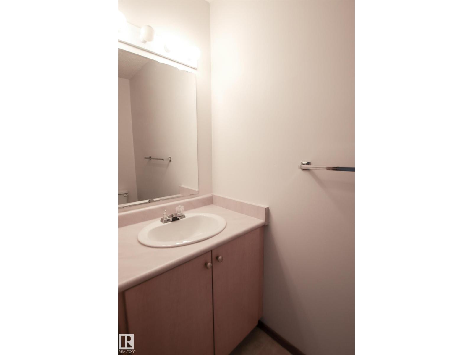 #408 610 KING ST - 13
