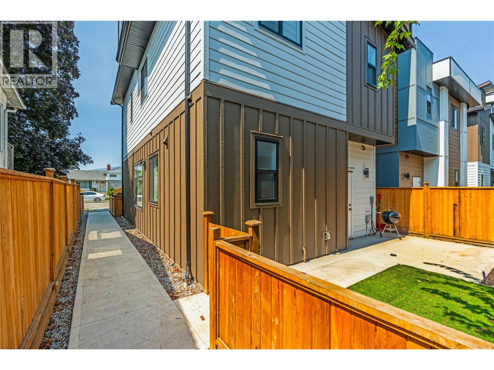 2177 Aberdeen Street - 56