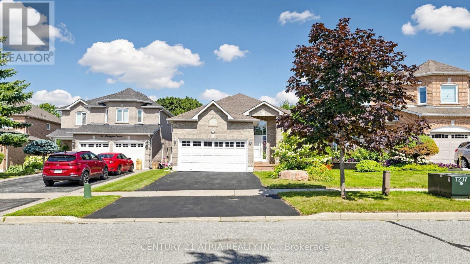 102 HUNTINGTON CRESCENT - 1