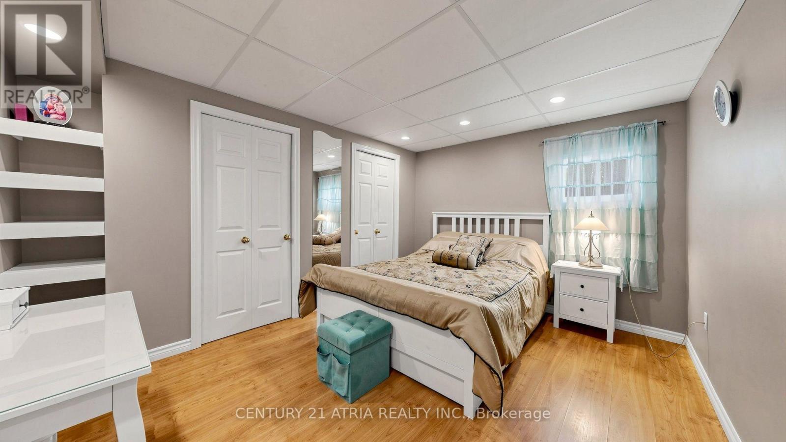 102 HUNTINGTON CRESCENT - 31