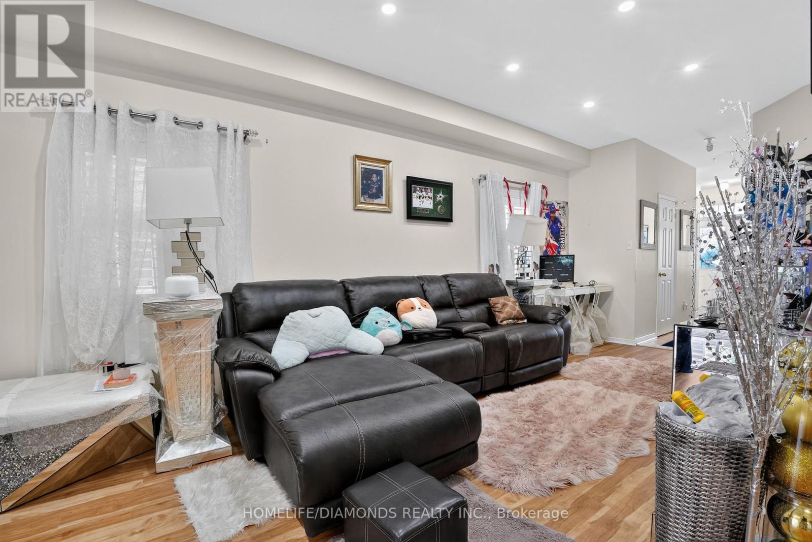 58 FANDANGO DRIVE - 11