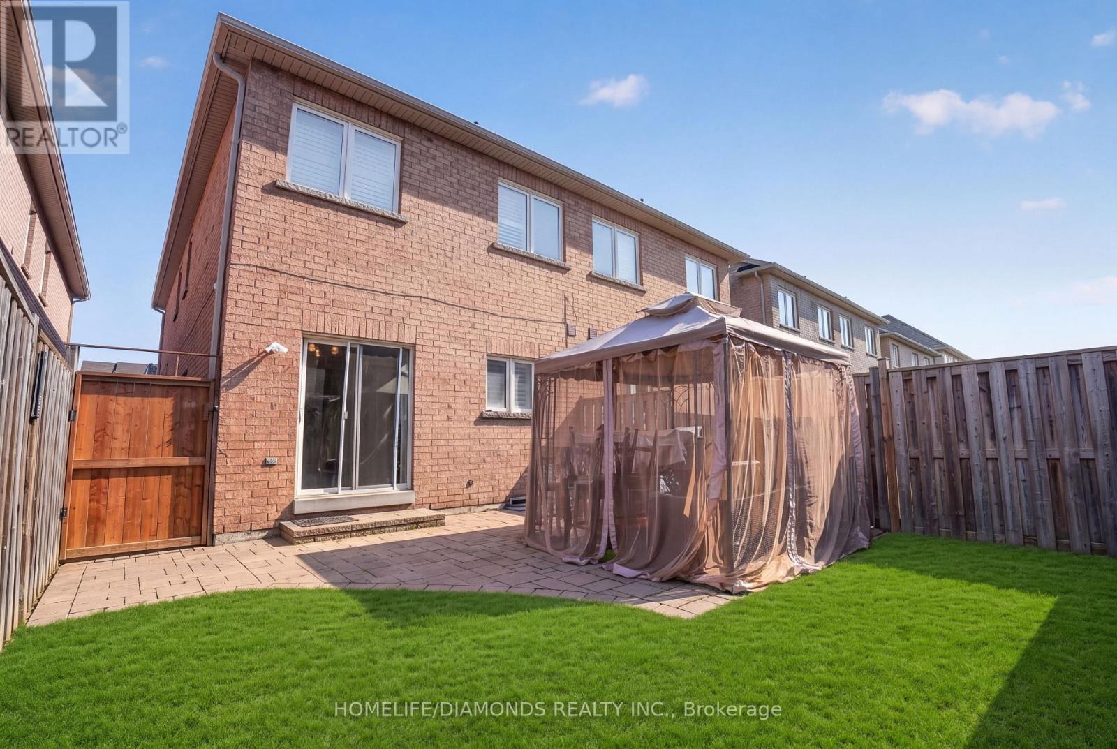 58 FANDANGO DRIVE - 43