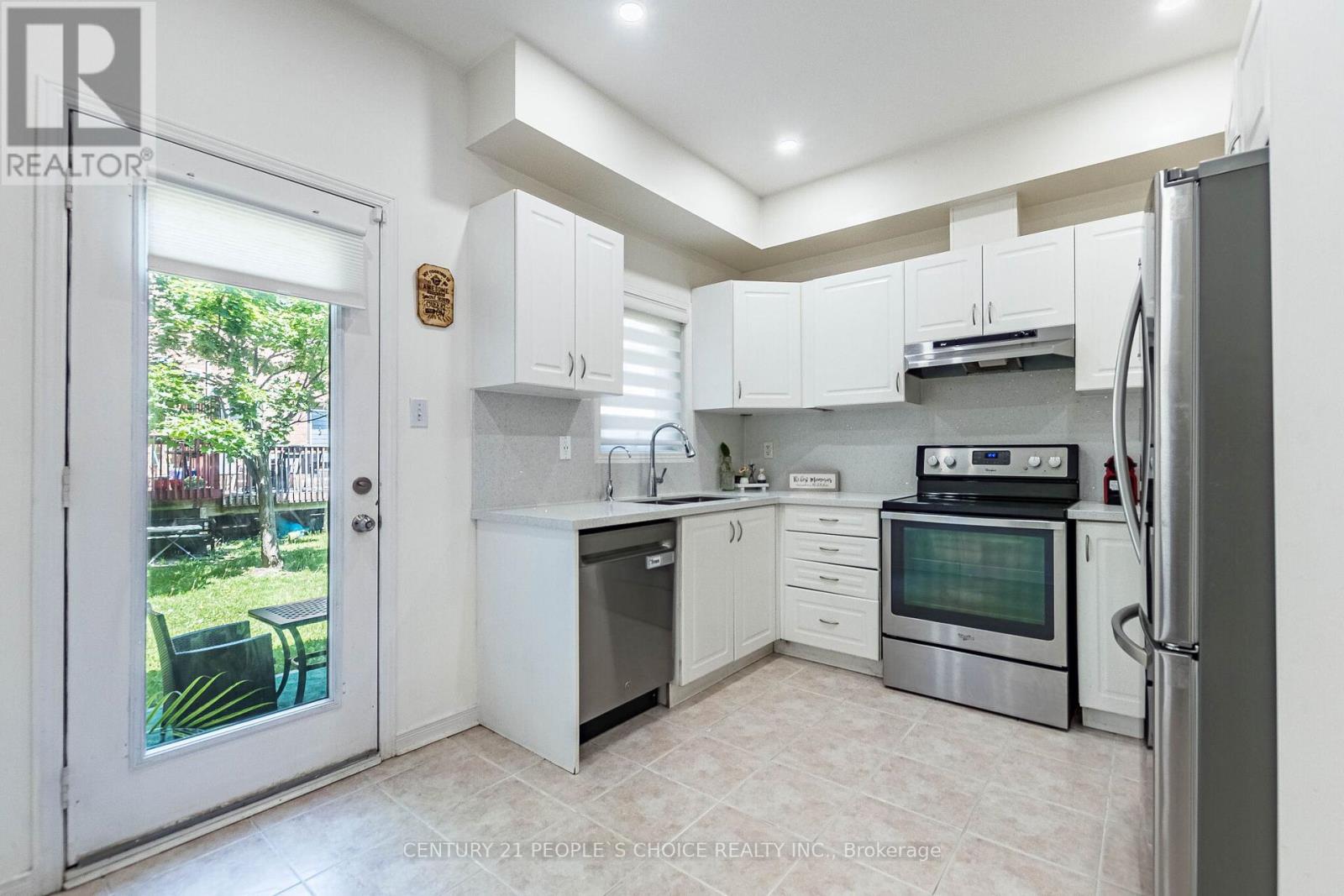#29 435 HENSALL CIRCLE - 13