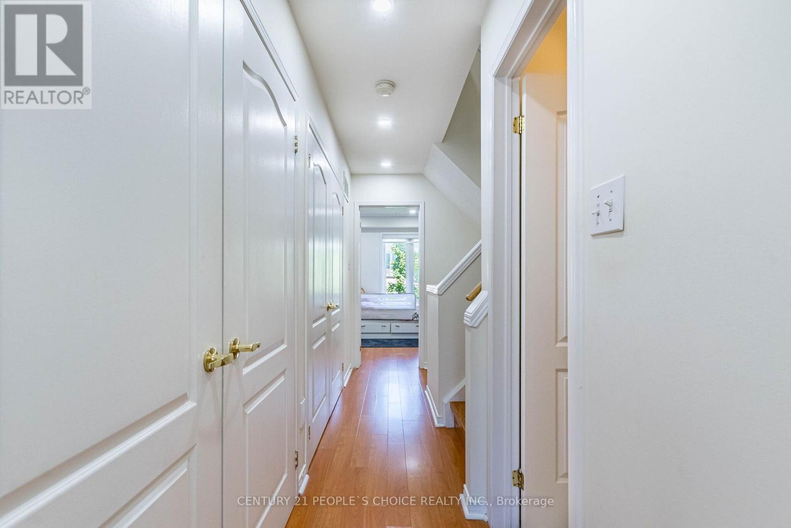 #29 435 HENSALL CIRCLE - 41