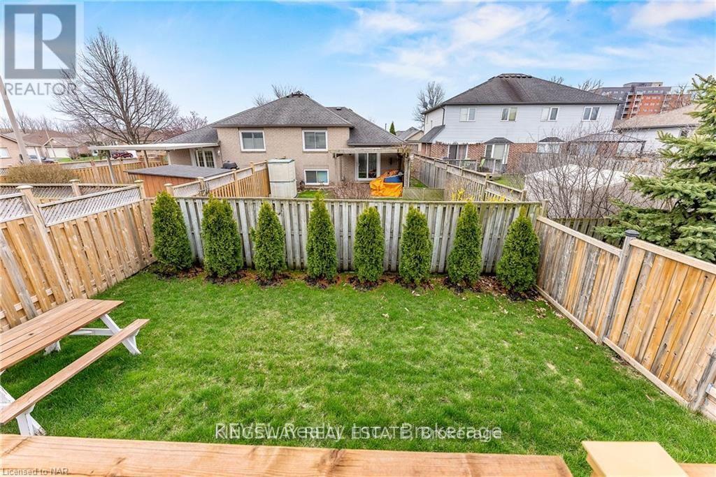 11 JACKSON COURT W - 16