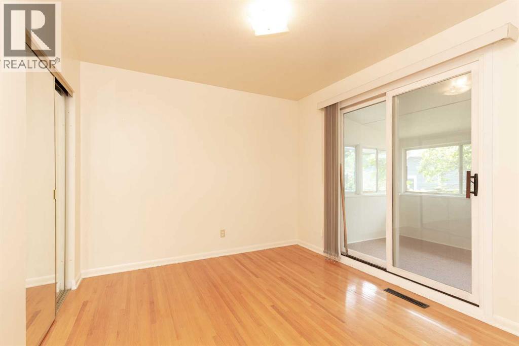 1734 16 Avenue S - 16