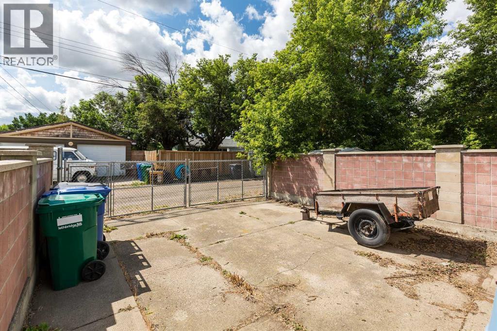 1734 16 Avenue S - 38