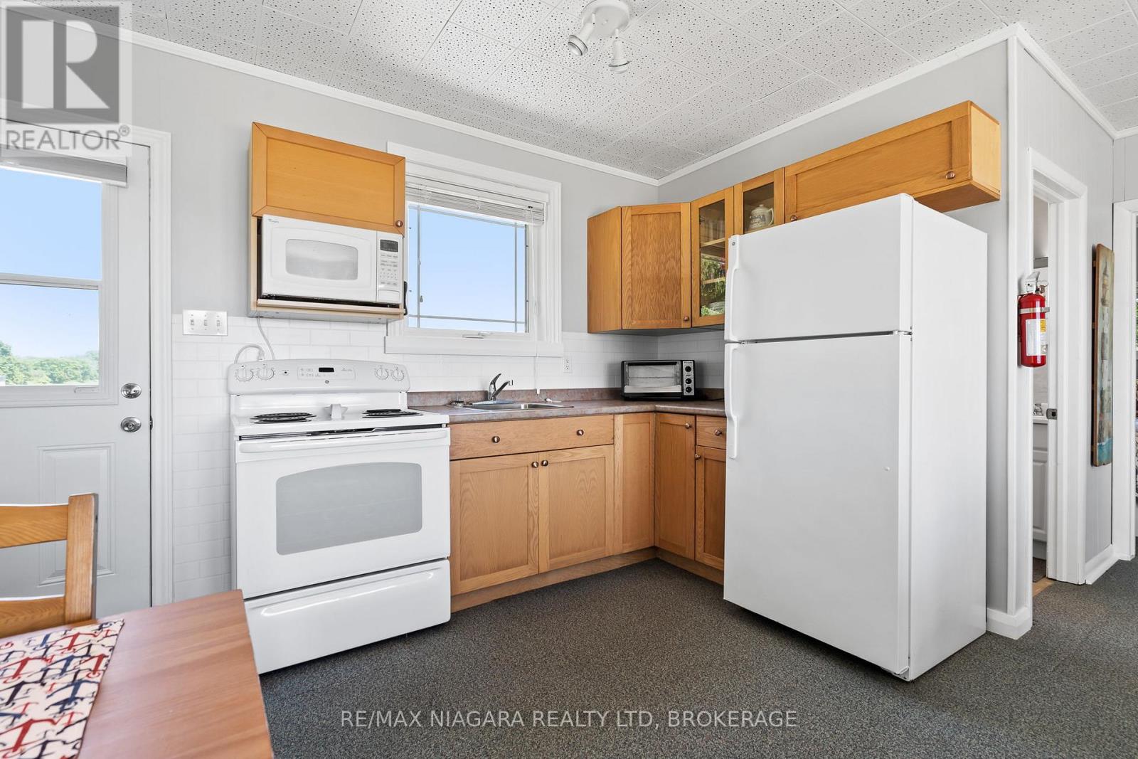 45 ERIE HEIGHTS LINE - Image 15