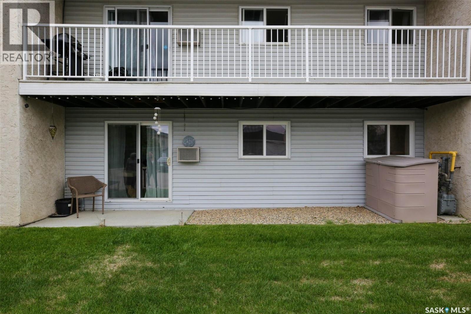 #505 2406 Heseltine ROAD - 3