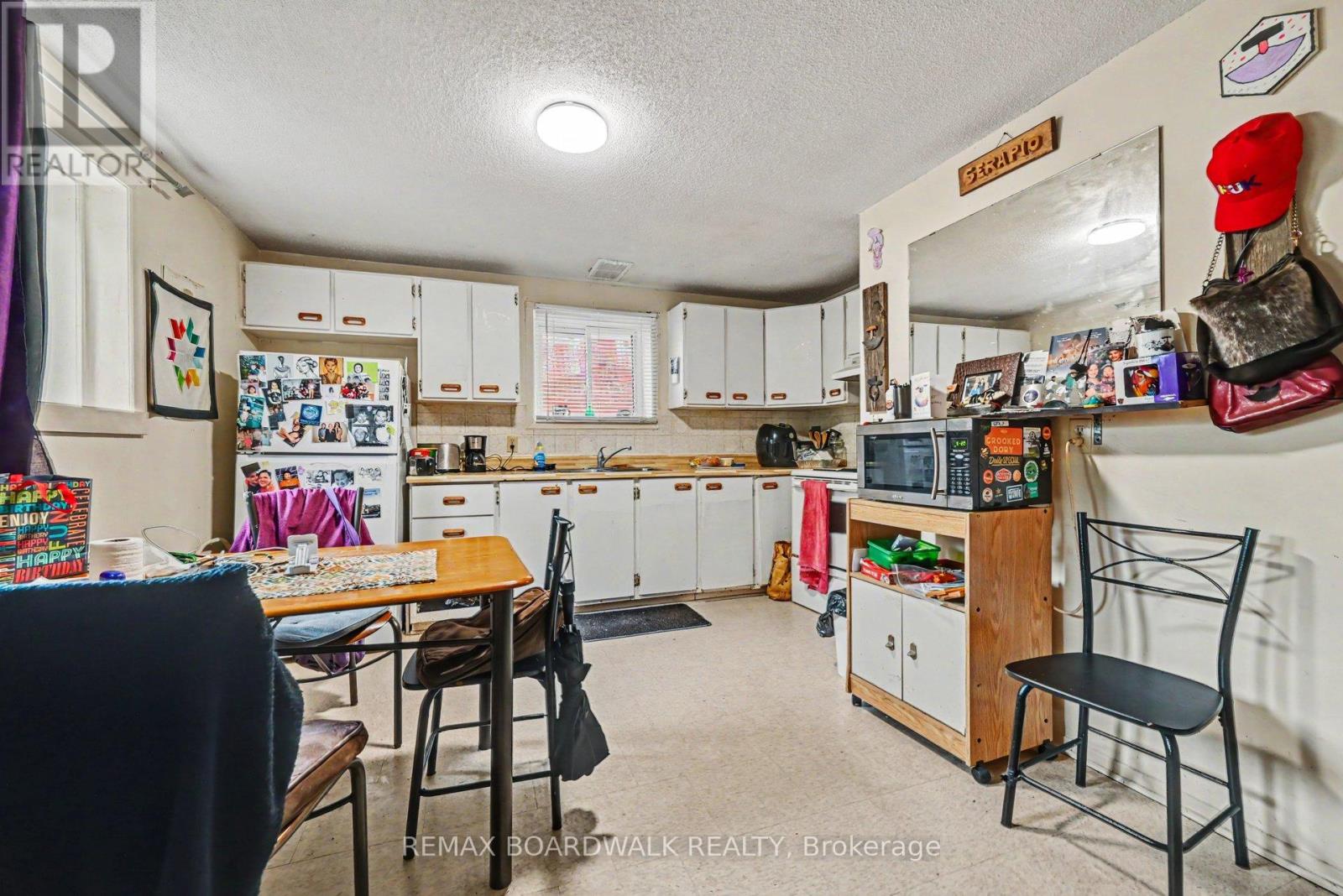 4 Bed, 2 Bath Multi-Family for Sale in Ottawa – 46 JOLLIET AVENUE, Ottawa – MLS# X13655470 - Image 7