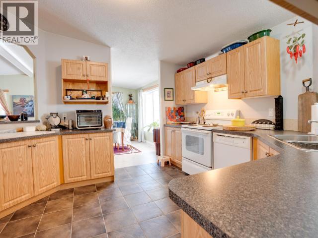 6-7520 NOOTKA STREET - 5