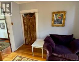 1404 Taunton St, Victoria, BC V8R1W9 Photo 11