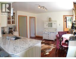 1404 Taunton St, Victoria, BC V8R1W9 Photo 15