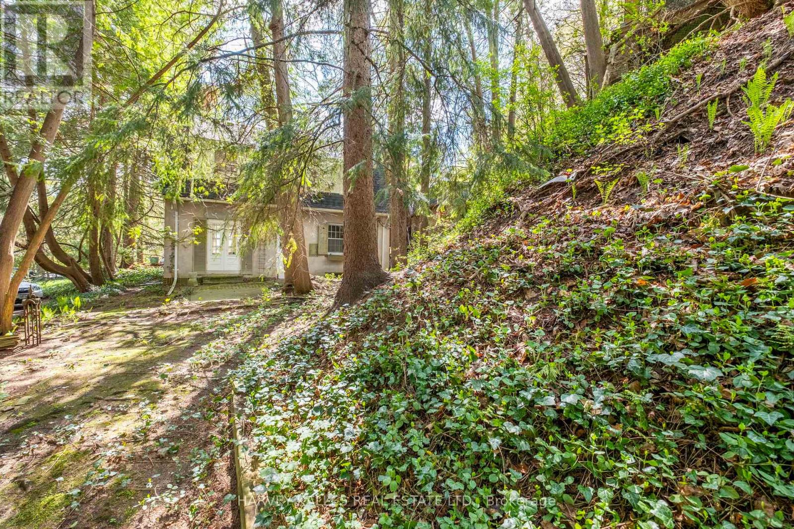 38 DONWOODS DRIVE - 30