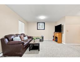 13755 93a Avenue, Surrey, BC V3V8A9 Photo 31
