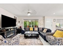 13755 93a Avenue, Surrey, BC V3V8A9 Photo 12