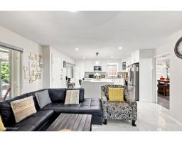 13755 93a Avenue, Surrey, BC V3V8A9 Photo 14