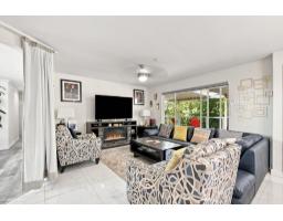 13755 93a Avenue, Surrey, BC V3V8A9 Photo 13