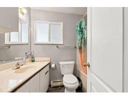 13755 93a Avenue, Surrey, BC V3V8A9 Photo 38