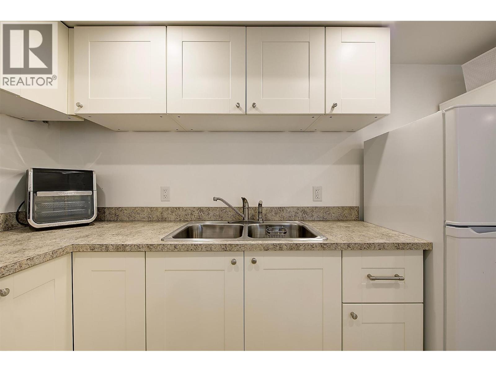 1726 Hayashi Road - 49