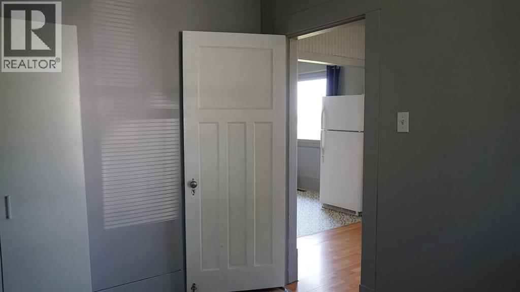 4906 49 Avenue - Image 8