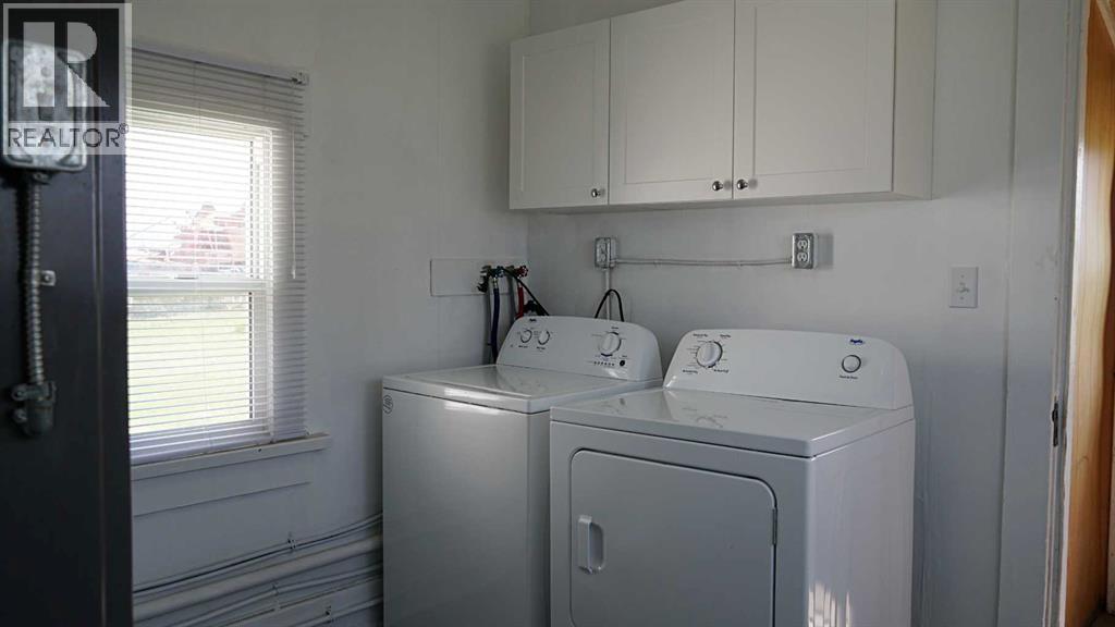4906 49 Avenue - Image 11