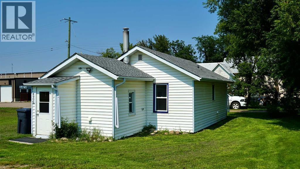 4906 49 Avenue - Image 3