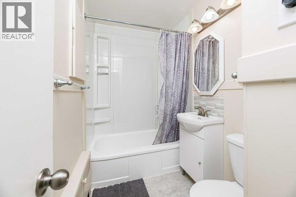 22 Poplar Crescent - 18