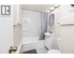 22 Poplar Crescent, Springbrook, AB T4S1V3 Photo 18