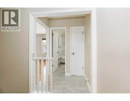 22 Poplar Crescent, Springbrook, AB T4S1V3 Photo 14