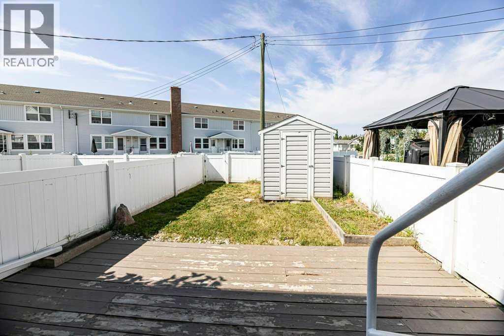 22 Poplar Crescent - 36