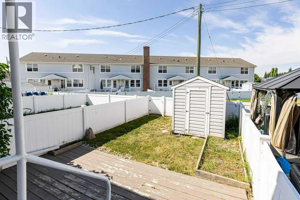 22 Poplar Crescent - 31