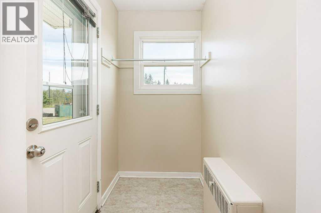 22 Poplar Crescent - Image 3
