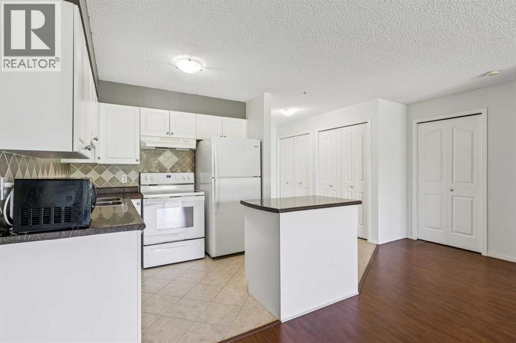 209, 1000 Citadel Meadow Point NW, Calgary — photo 3