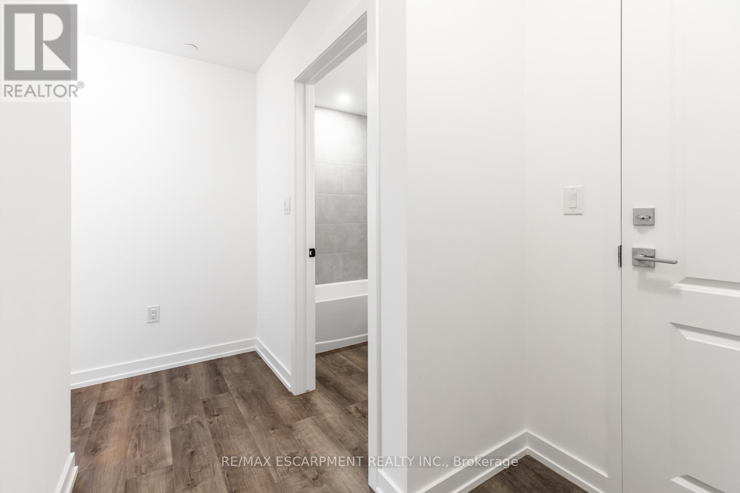 238 - 10 MALLARD TRAIL, Hamilton (Waterdown) — photo 3