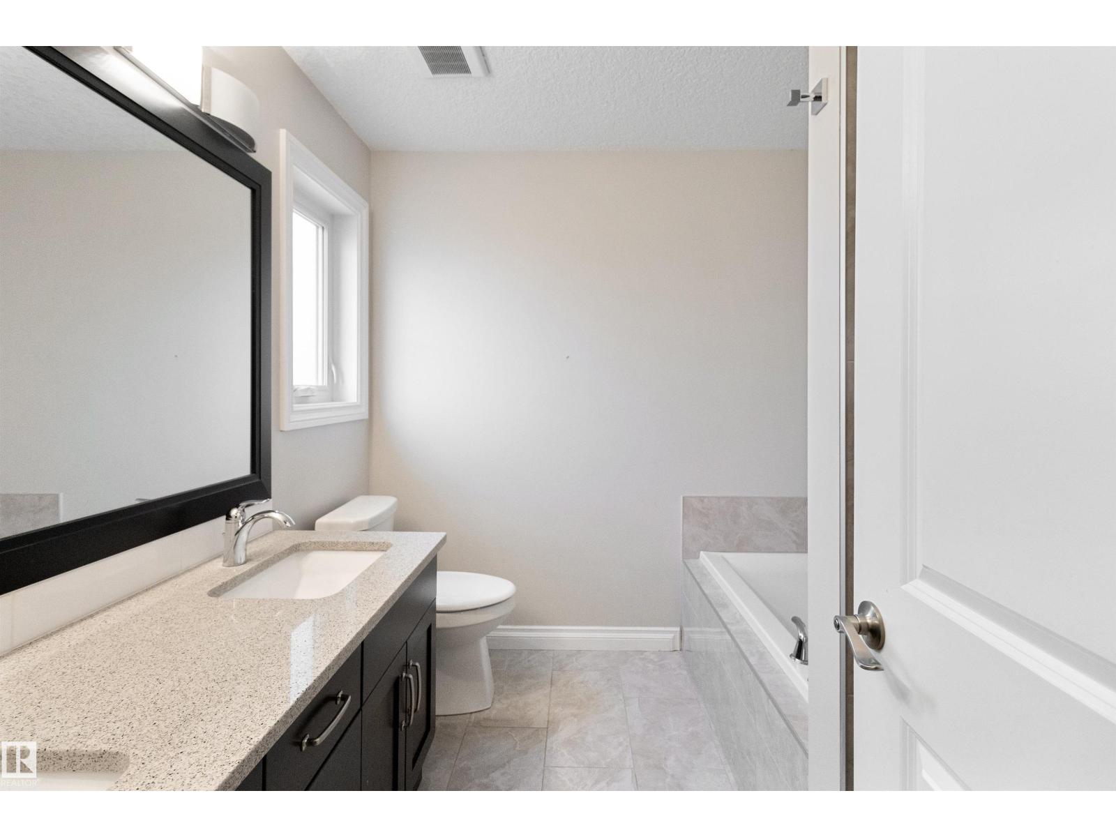 37 ROSEBERRY LN - 32