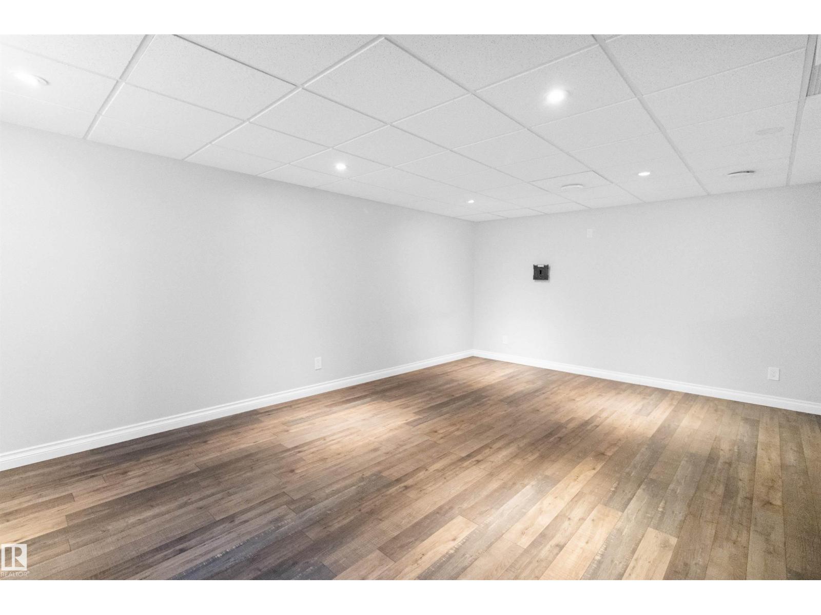 37 ROSEBERRY LN - Image 37