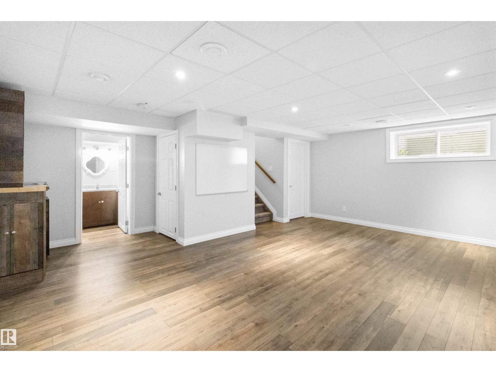 37 ROSEBERRY LN - 41