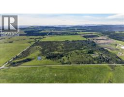 Primary Bedroom - 240117 210 Avenue W, Rural Foothills County, AB T0L1W4 Photo 7