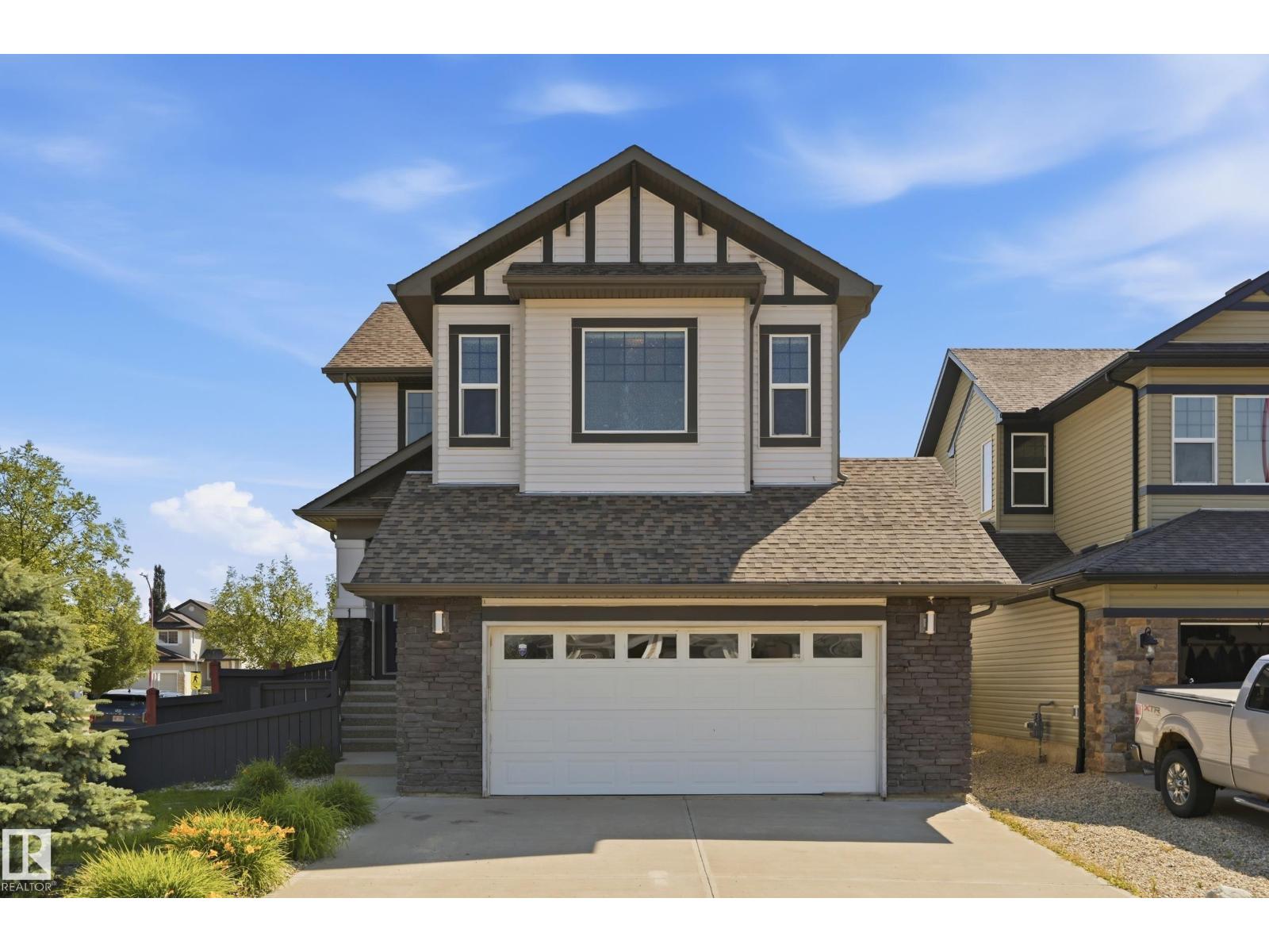 1 SOUTHFORK Close