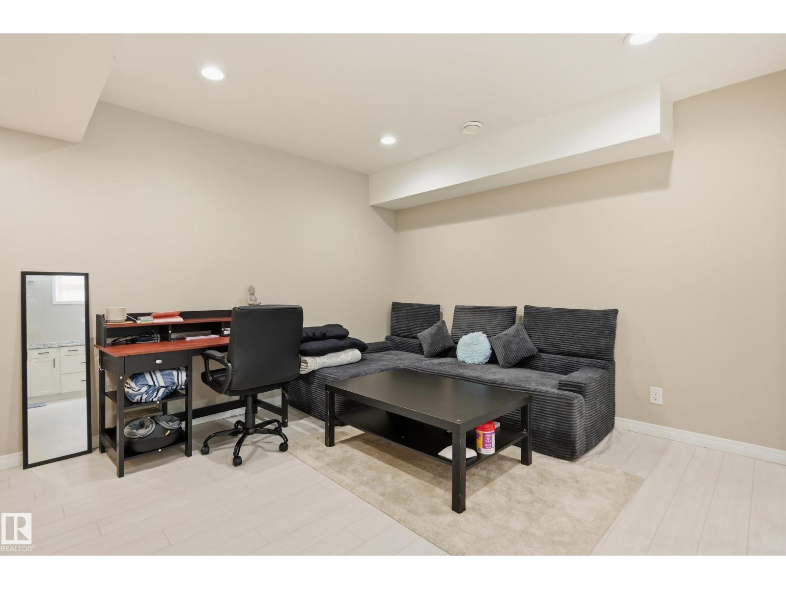 1 SOUTHFORK Close - Photo 35