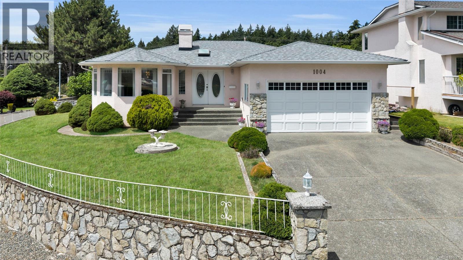 1004 Adeline Pl - 2