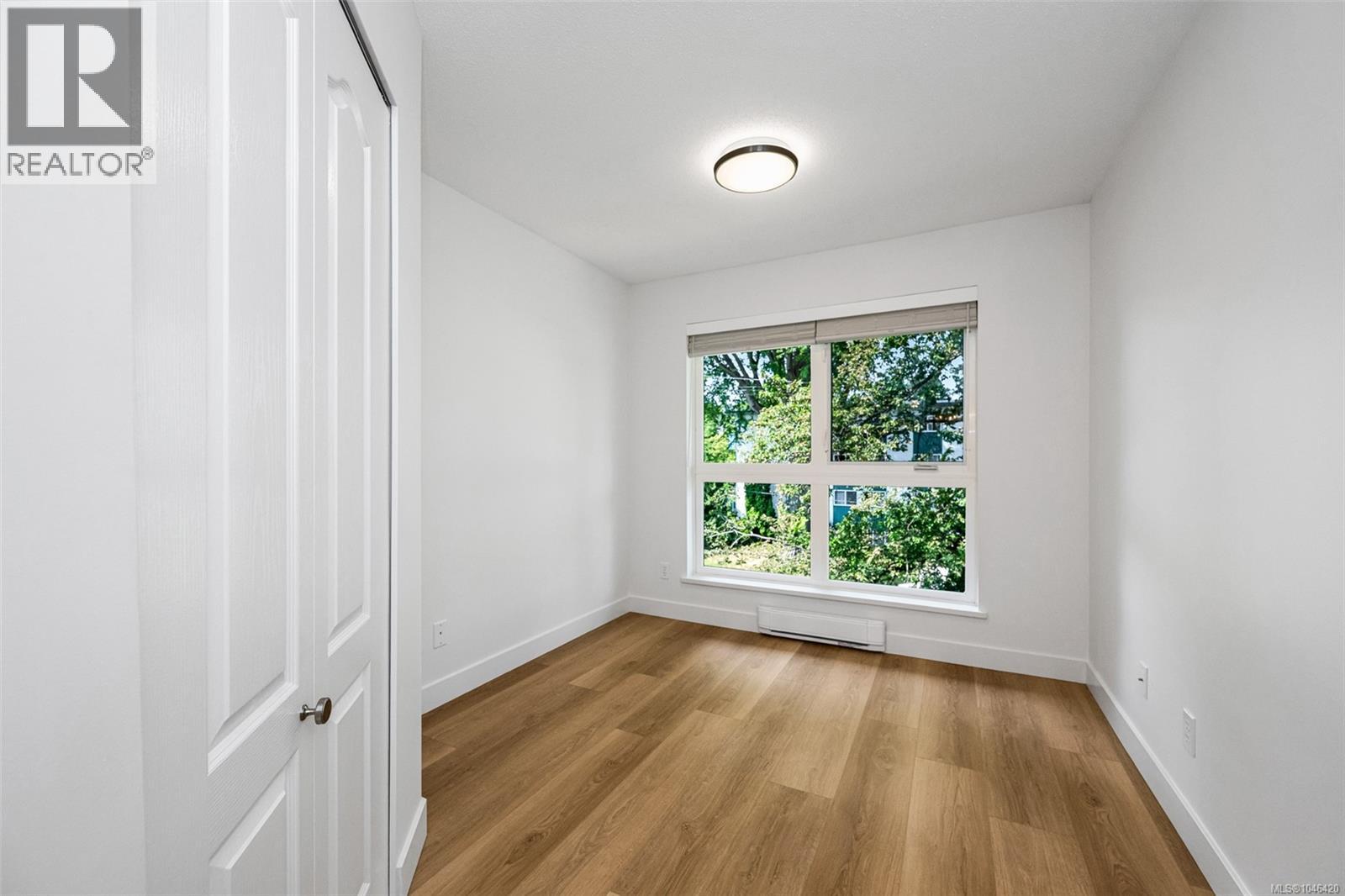401 1501 Richmond Avenue, Victoria