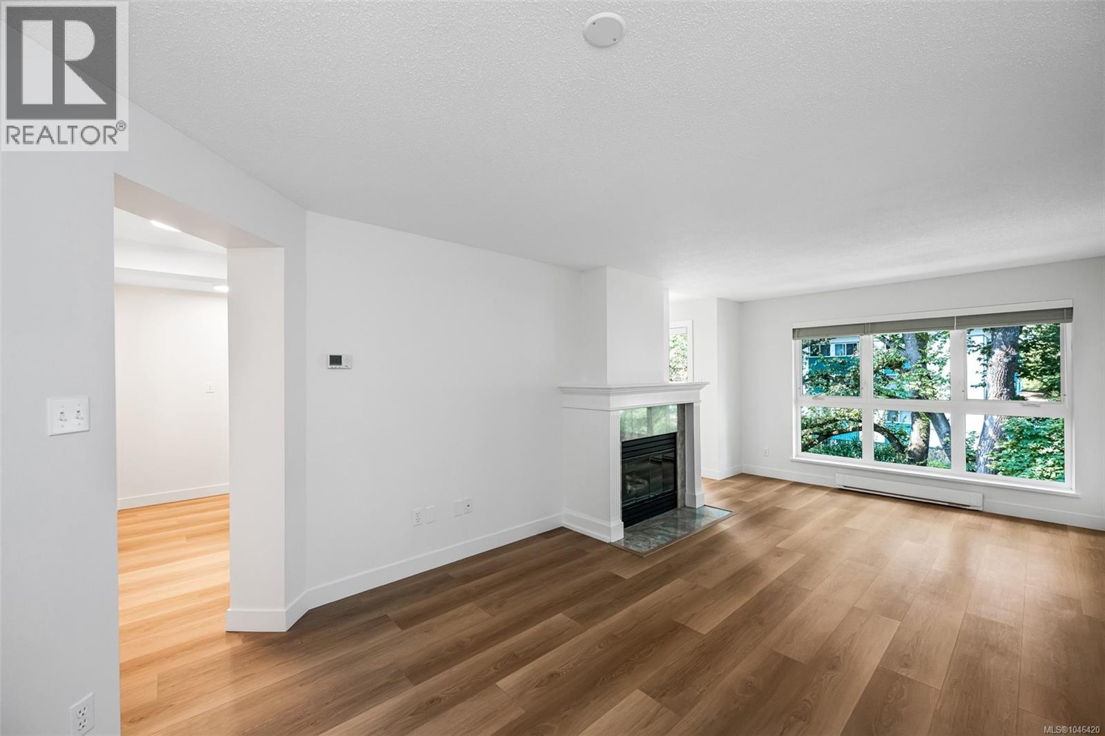 401 1501 Richmond Avenue, Victoria