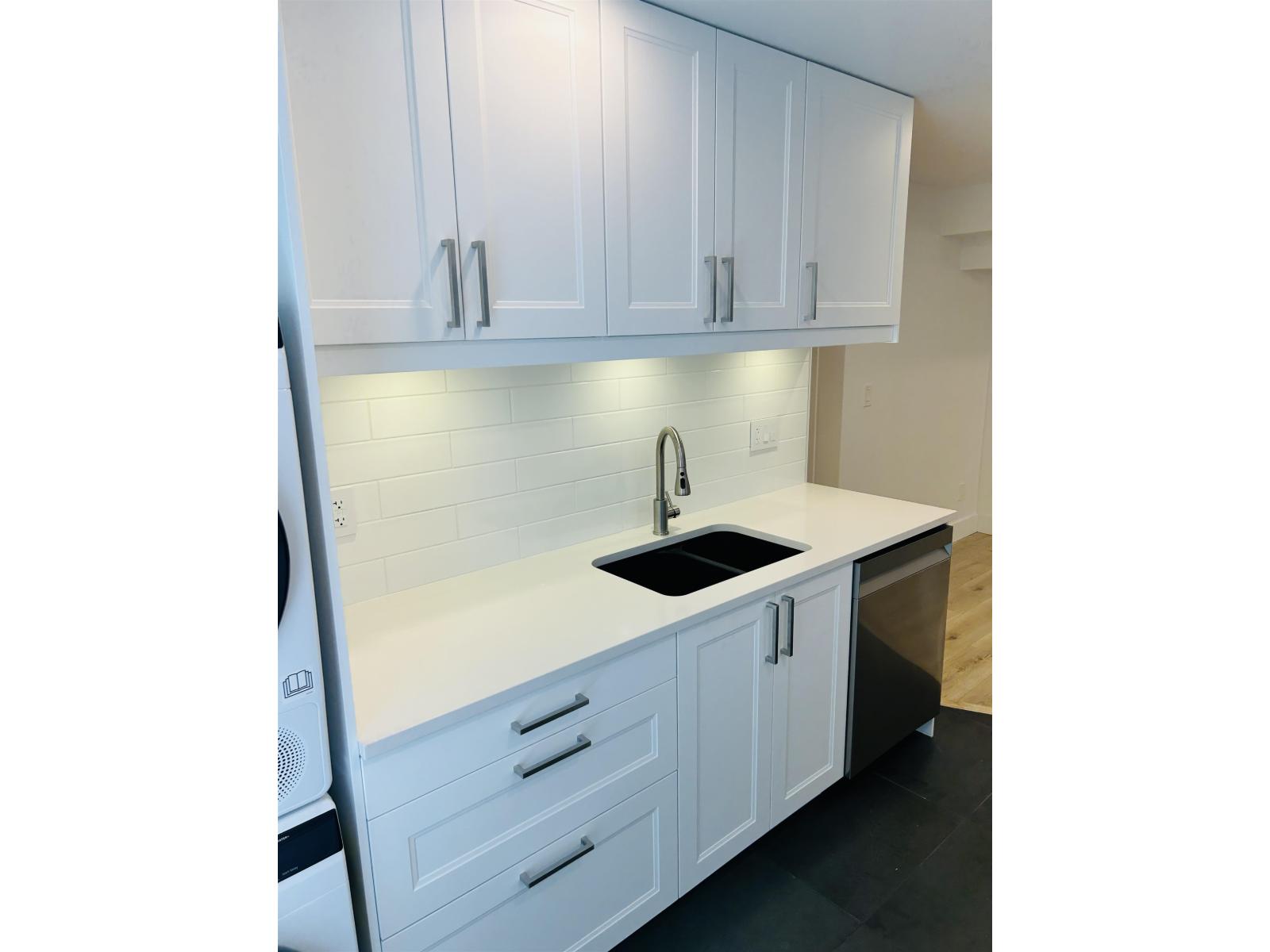 2 Bed, 1 Bath House for Rent in Surrey – Bsmt Suite-17291 1 AVENUE, Surrey – MLS# R3154009 - Image 2