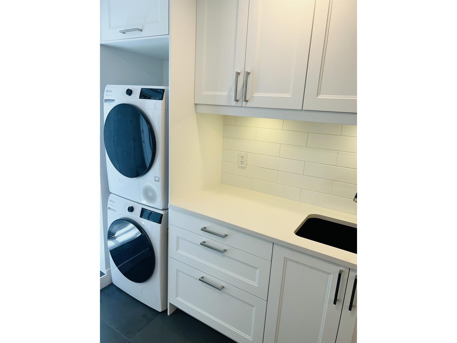 2 Bed, 1 Bath House for Rent in Surrey – Bsmt Suite-17291 1 AVENUE, Surrey – MLS# R3154009 - Image 4