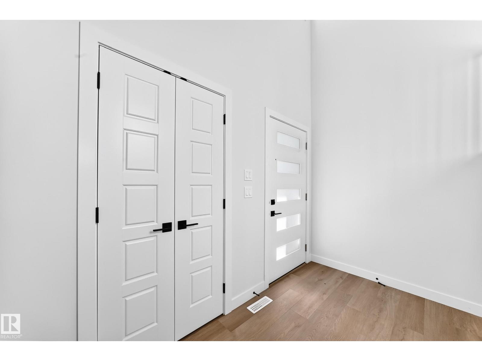 102 Waverly WY - 2
